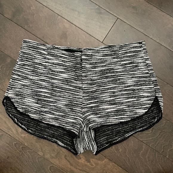 Shorts 🩳 - Picture 1 of 5